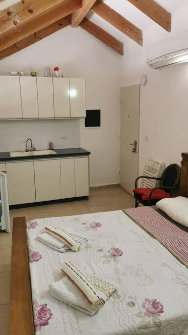 Stunning Apartment Located In The Heart Of The City Center, Close To A Synagogue, Train Station, Mahane Yehuda Market, Etc. Jerusalém Exterior foto