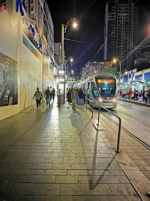 Stunning Apartment Located In The Heart Of The City Center, Close To A Synagogue, Train Station, Mahane Yehuda Market, Etc. Jerusalém Exterior foto